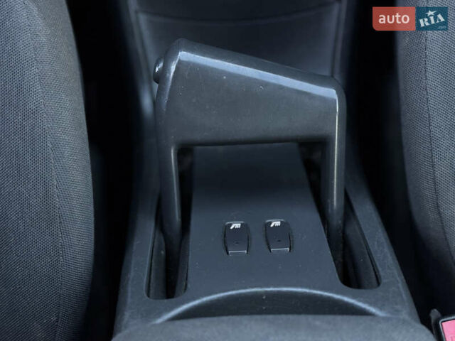 Сірий Рено Меган, об'ємом двигуна 1.6 л та пробігом 240 тис. км за 4950 $, фото 23 на Automoto.ua
