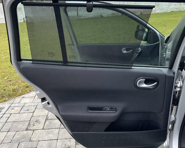 Сірий Рено Меган, об'ємом двигуна 1.6 л та пробігом 171 тис. км за 5999 $, фото 22 на Automoto.ua