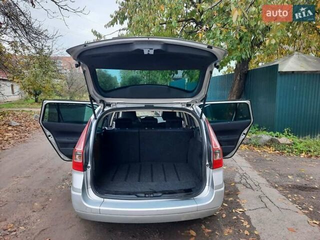 Серый Рено Меган, объемом двигателя 1.6 л и пробегом 224 тыс. км за 5850 $, фото 93 на Automoto.ua