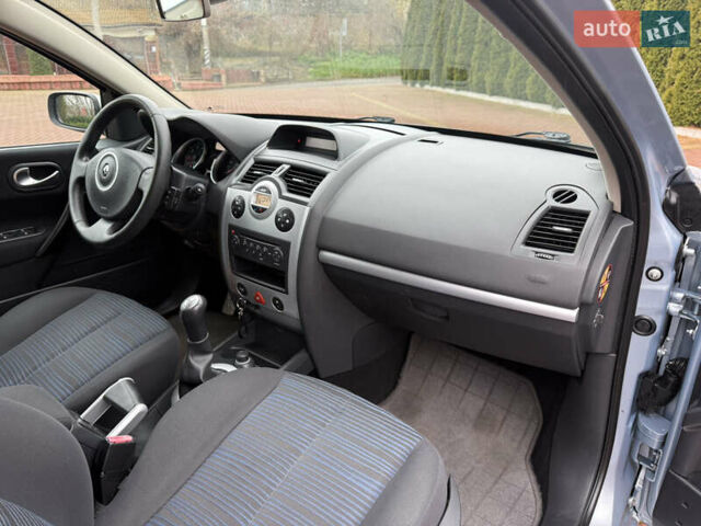 Сірий Рено Меган, об'ємом двигуна 1.6 л та пробігом 143 тис. км за 5700 $, фото 55 на Automoto.ua