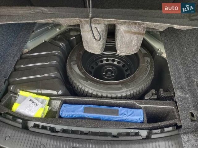 Серый Рено Меган, объемом двигателя 1.5 л и пробегом 205 тыс. км за 5950 $, фото 39 на Automoto.ua