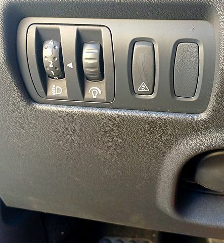 Серый Рено Меган, объемом двигателя 1.6 л и пробегом 168 тыс. км за 5500 $, фото 2 на Automoto.ua