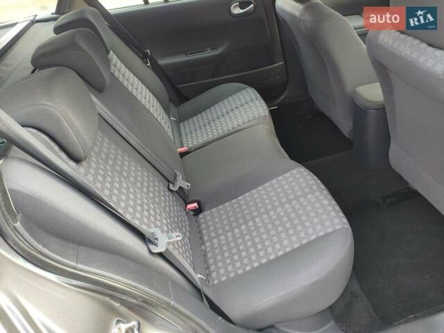 Сірий Рено Меган, об'ємом двигуна 1.6 л та пробігом 185 тис. км за 5600 $, фото 33 на Automoto.ua