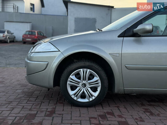 Сірий Рено Меган, об'ємом двигуна 1.6 л та пробігом 240 тис. км за 4950 $, фото 7 на Automoto.ua