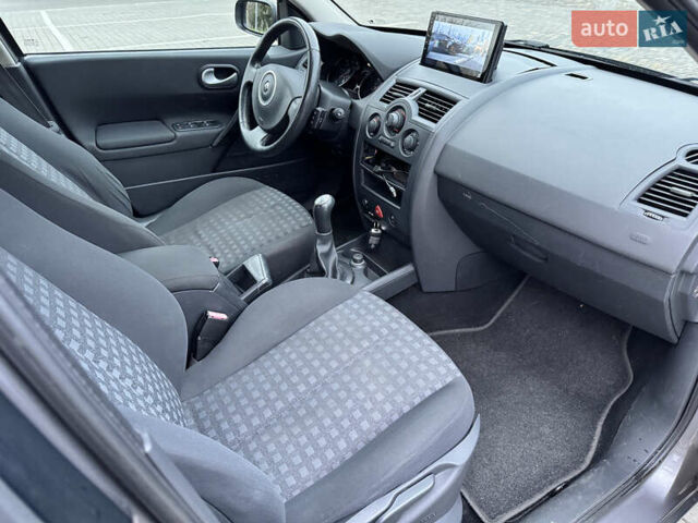 Сірий Рено Меган, об'ємом двигуна 1.6 л та пробігом 184 тис. км за 4799 $, фото 23 на Automoto.ua