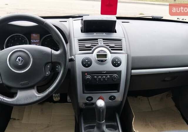 Серый Рено Меган, объемом двигателя 1.6 л и пробегом 232 тыс. км за 5600 $, фото 9 на Automoto.ua