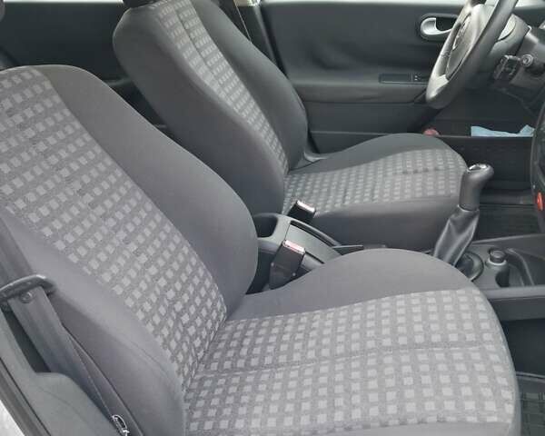 Серый Рено Меган, объемом двигателя 1.6 л и пробегом 165 тыс. км за 5800 $, фото 6 на Automoto.ua