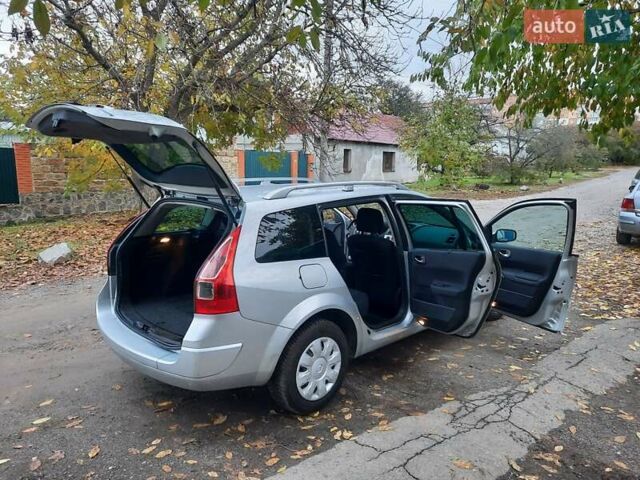 Серый Рено Меган, объемом двигателя 1.6 л и пробегом 224 тыс. км за 5850 $, фото 108 на Automoto.ua