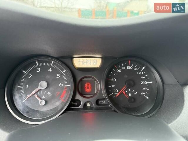 Сірий Рено Меган, об'ємом двигуна 1.6 л та пробігом 212 тис. км за 5950 $, фото 24 на Automoto.ua