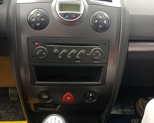 Серый Рено Меган, объемом двигателя 1.5 л и пробегом 205 тыс. км за 5950 $, фото 45 на Automoto.ua