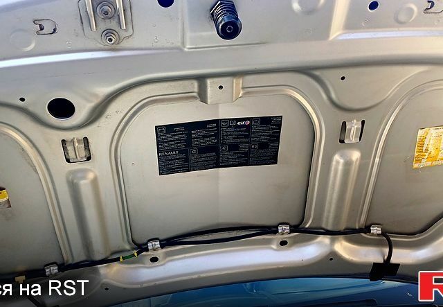 Серый Рено Меган, объемом двигателя 1.6 л и пробегом 168 тыс. км за 5500 $, фото 3 на Automoto.ua