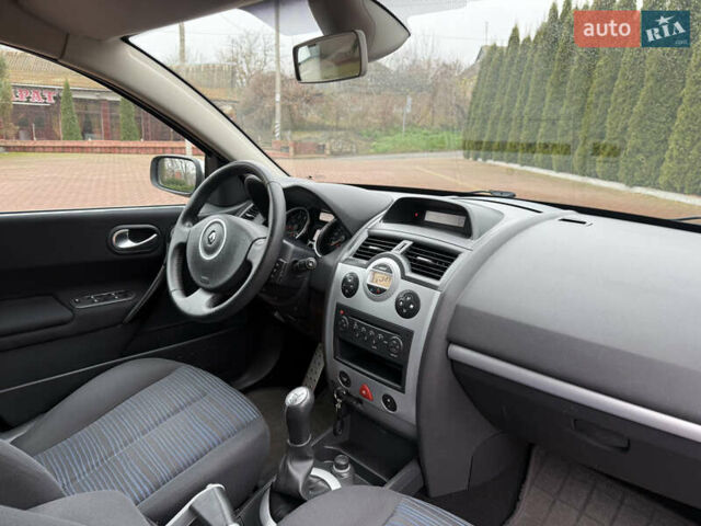 Сірий Рено Меган, об'ємом двигуна 1.6 л та пробігом 143 тис. км за 5700 $, фото 54 на Automoto.ua