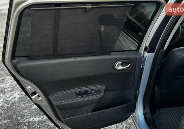 Серый Рено Меган, объемом двигателя 1.6 л и пробегом 250 тыс. км за 4800 $, фото 21 на Automoto.ua