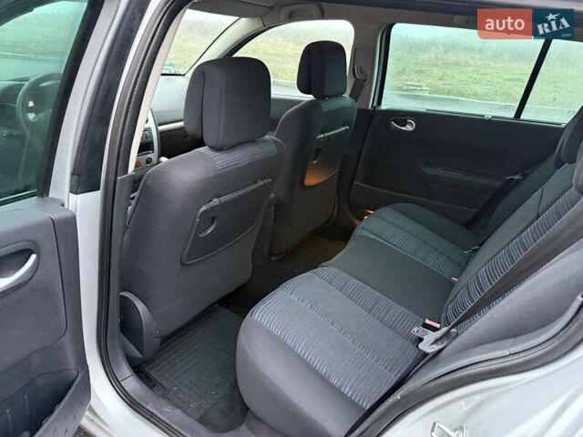 Серый Рено Меган, объемом двигателя 1.6 л и пробегом 213 тыс. км за 5100 $, фото 19 на Automoto.ua