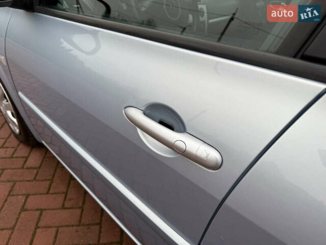 Сірий Рено Меган, об'ємом двигуна 1.6 л та пробігом 143 тис. км за 5700 $, фото 21 на Automoto.ua