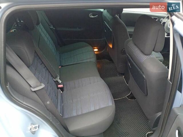 Сірий Рено Меган, об'ємом двигуна 1.6 л та пробігом 342 тис. км за 5500 $, фото 22 на Automoto.ua