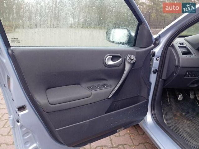 Сірий Рено Меган, об'ємом двигуна 1.6 л та пробігом 342 тис. км за 5500 $, фото 35 на Automoto.ua