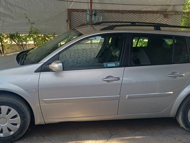 Серый Рено Меган, объемом двигателя 1.6 л и пробегом 168 тыс. км за 5700 $, фото 1 на Automoto.ua