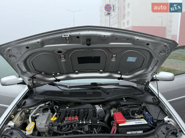 Серый Рено Меган, объемом двигателя 1.6 л и пробегом 213 тыс. км за 5100 $, фото 49 на Automoto.ua