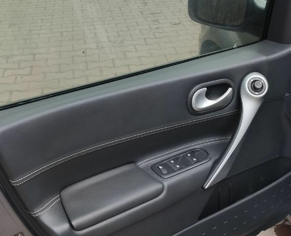 Серый Рено Меган, объемом двигателя 0 л и пробегом 270 тыс. км за 5800 $, фото 7 на Automoto.ua