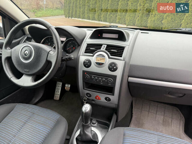 Сірий Рено Меган, об'ємом двигуна 1.6 л та пробігом 143 тис. км за 5700 $, фото 52 на Automoto.ua
