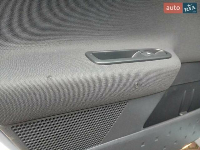 Сірий Рено Меган, об'ємом двигуна 1.6 л та пробігом 342 тис. км за 5500 $, фото 33 на Automoto.ua