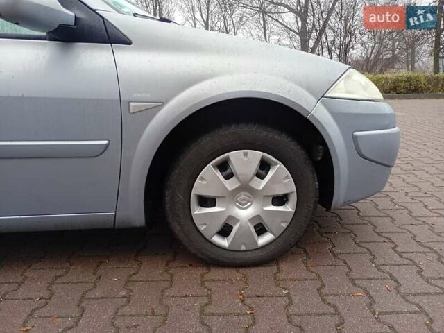 Сірий Рено Меган, об'ємом двигуна 1.6 л та пробігом 342 тис. км за 5500 $, фото 1 на Automoto.ua