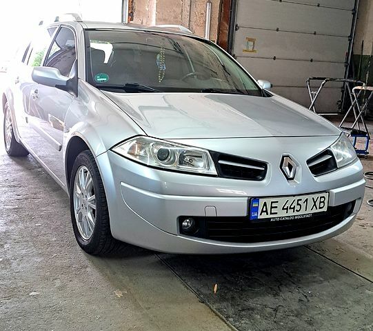 Сірий Рено Меган, об'ємом двигуна 1.5 л та пробігом 240 тис. км за 6100 $, фото 3 на Automoto.ua