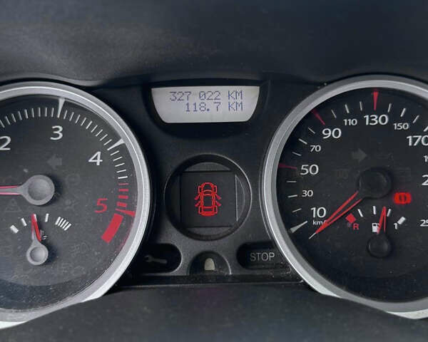 Сірий Рено Меган, об'ємом двигуна 1.87 л та пробігом 320 тис. км за 5400 $, фото 9 на Automoto.ua