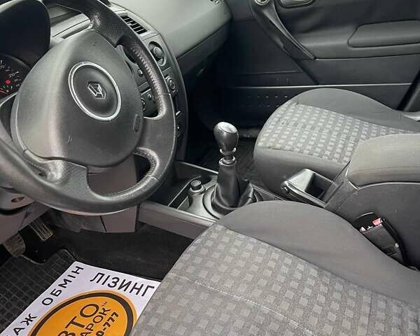 Сірий Рено Меган, об'ємом двигуна 1.5 л та пробігом 301 тис. км за 5390 $, фото 12 на Automoto.ua