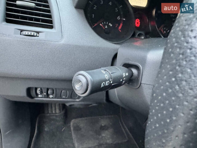 Сірий Рено Меган, об'ємом двигуна 1.6 л та пробігом 184 тис. км за 4799 $, фото 17 на Automoto.ua