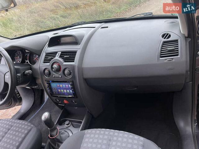 Серый Рено Меган, объемом двигателя 1.6 л и пробегом 217 тыс. км за 5350 $, фото 33 на Automoto.ua