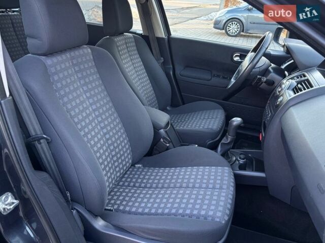 Серый Рено Меган, объемом двигателя 1.6 л и пробегом 161 тыс. км за 5550 $, фото 67 на Automoto.ua