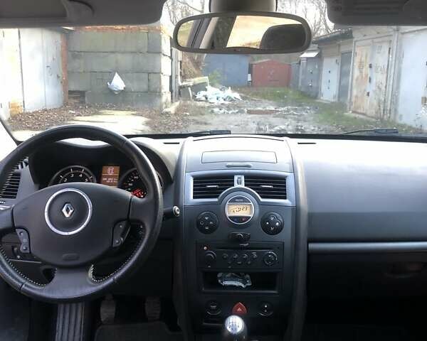 Серый Рено Меган, объемом двигателя 2 л и пробегом 205 тыс. км за 6500 $, фото 16 на Automoto.ua