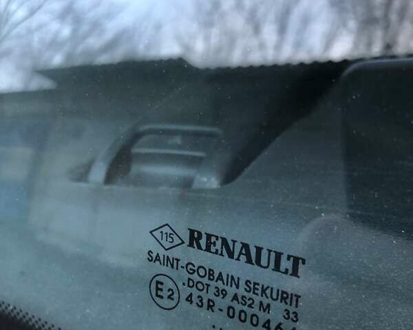 Серый Рено Меган, объемом двигателя 2 л и пробегом 205 тыс. км за 6500 $, фото 33 на Automoto.ua