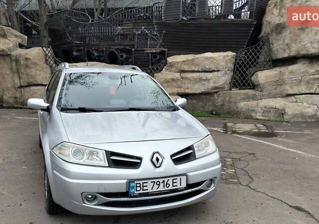 Серый Рено Меган, объемом двигателя 1.6 л и пробегом 232 тыс. км за 5600 $, фото 1 на Automoto.ua