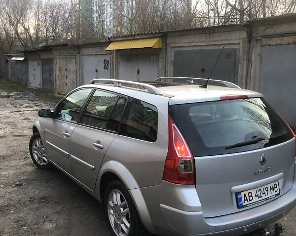 Серый Рено Меган, объемом двигателя 2 л и пробегом 205 тыс. км за 6500 $, фото 5 на Automoto.ua