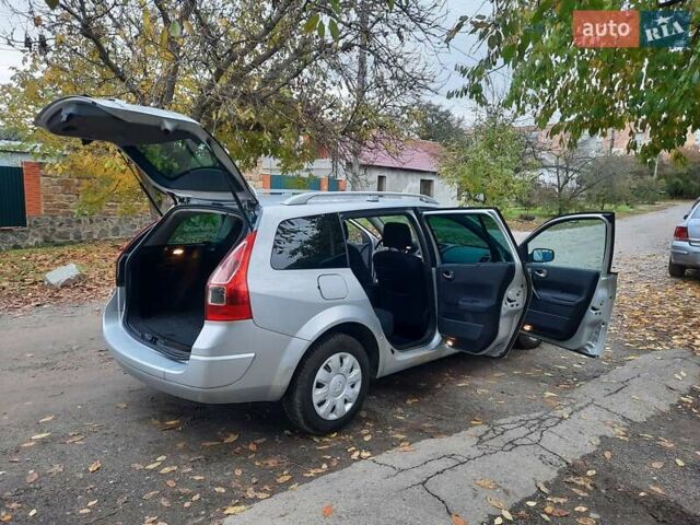 Серый Рено Меган, объемом двигателя 1.6 л и пробегом 224 тыс. км за 5850 $, фото 107 на Automoto.ua