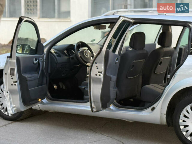 Серый Рено Меган, объемом двигателя 1.6 л и пробегом 213 тыс. км за 5650 $, фото 30 на Automoto.ua