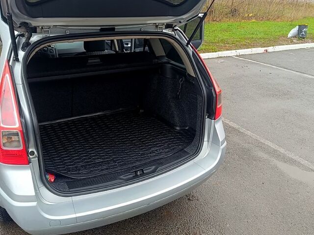 Серый Рено Меган, объемом двигателя 1.5 л и пробегом 270 тыс. км за 5200 $, фото 7 на Automoto.ua