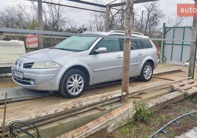 Серый Рено Меган, объемом двигателя 1.6 л и пробегом 232 тыс. км за 5600 $, фото 11 на Automoto.ua