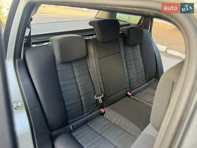 Серый Рено Меган, объемом двигателя 1.6 л и пробегом 213 тыс. км за 5650 $, фото 26 на Automoto.ua