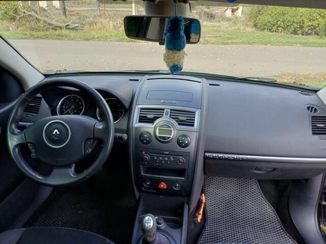 Серый Рено Меган, объемом двигателя 1.6 л и пробегом 211 тыс. км за 5800 $, фото 13 на Automoto.ua