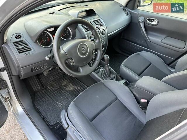 Сірий Рено Меган, об'ємом двигуна 1.6 л та пробігом 200 тис. км за 6300 $, фото 15 на Automoto.ua