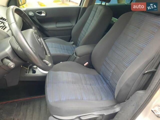 Серый Рено Меган, объемом двигателя 1.6 л и пробегом 224 тыс. км за 5850 $, фото 68 на Automoto.ua