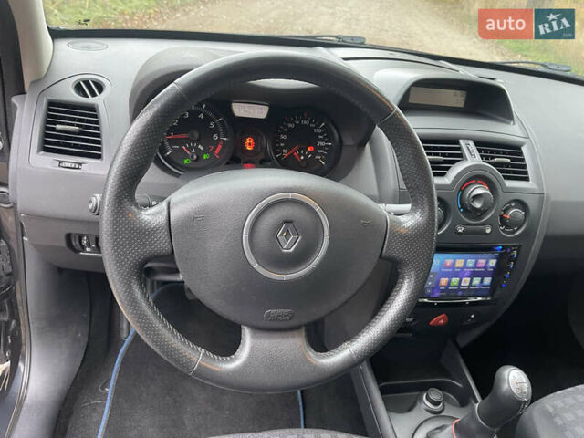 Серый Рено Меган, объемом двигателя 1.6 л и пробегом 217 тыс. км за 5350 $, фото 37 на Automoto.ua
