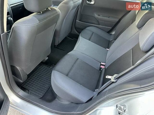 Сірий Рено Меган, об'ємом двигуна 1.6 л та пробігом 200 тис. км за 6300 $, фото 17 на Automoto.ua