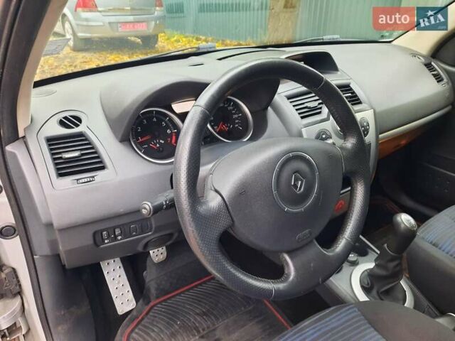 Серый Рено Меган, объемом двигателя 1.6 л и пробегом 224 тыс. км за 5850 $, фото 19 на Automoto.ua