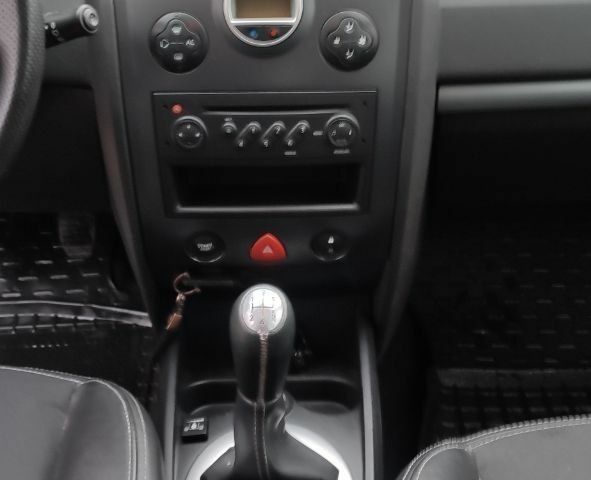 Серый Рено Меган, объемом двигателя 0 л и пробегом 270 тыс. км за 5800 $, фото 4 на Automoto.ua