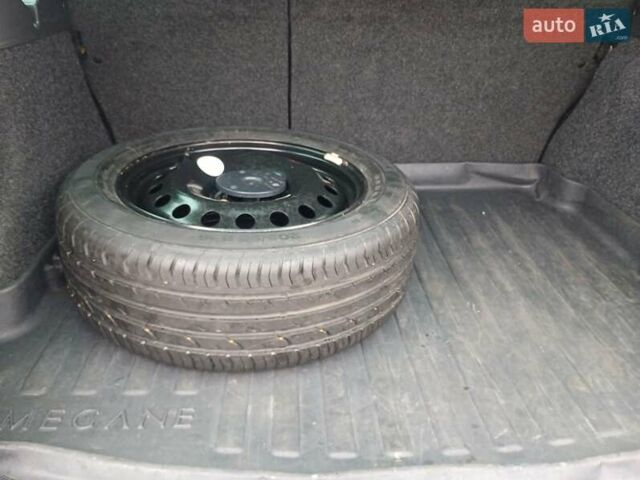 Сірий Рено Меган, об'ємом двигуна 1.6 л та пробігом 342 тис. км за 5500 $, фото 21 на Automoto.ua